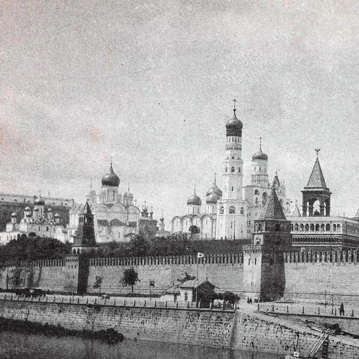 Тематическая экскурсия "Московский Кремль. Век ХХ. Люди и судьбы"