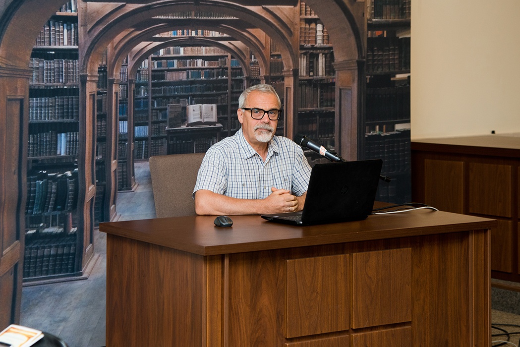 Дмитрий Валявин – автор научных статей, книг для семейного чтения, материалов для образовательного сайта «Музей – школе» и гида по Московскому Кремлю