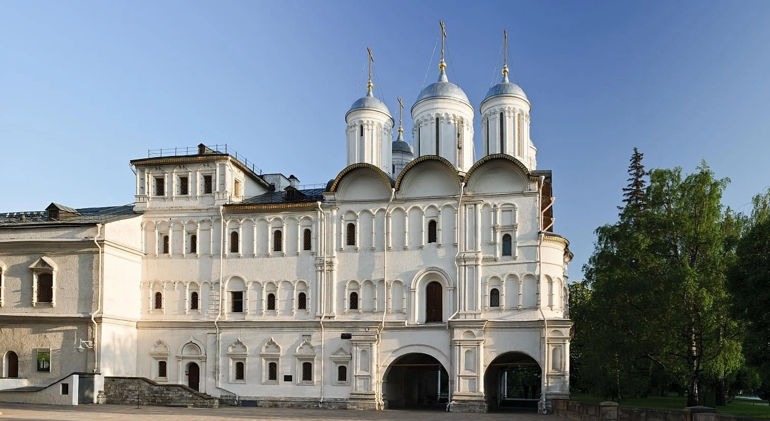 Патриаршие палаты с церковью Двенадцати апостолов