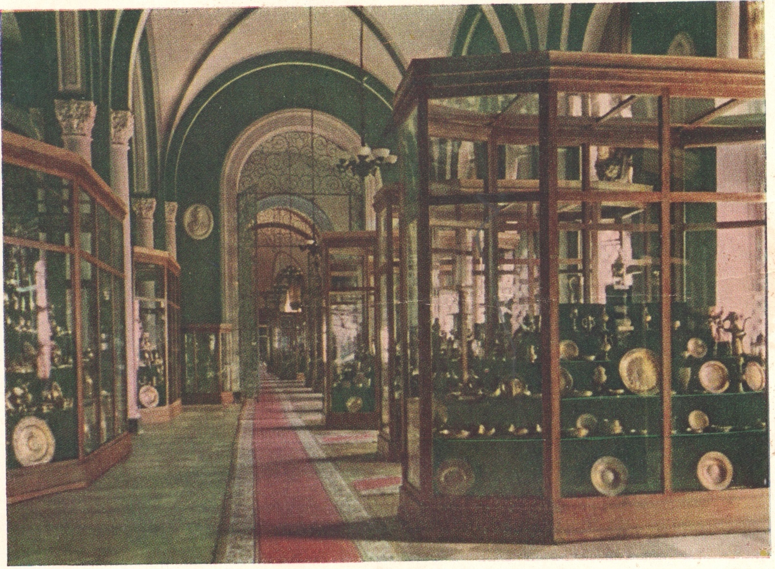 «Бытовой отдел» Оружейной палаты. (Открытка 1956 г.)