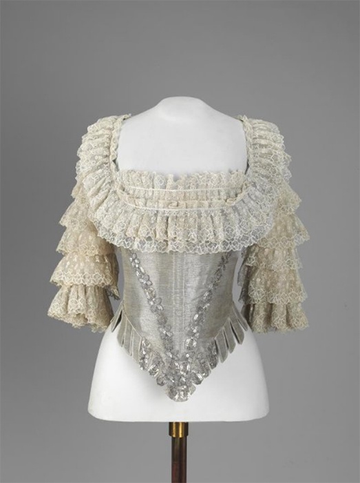 Корсаж со вставкой от коронационного платья императрицы Марии Федоровны, супруги императора Павла I. Россия,Санкт-Петербург(?), 1796 г.