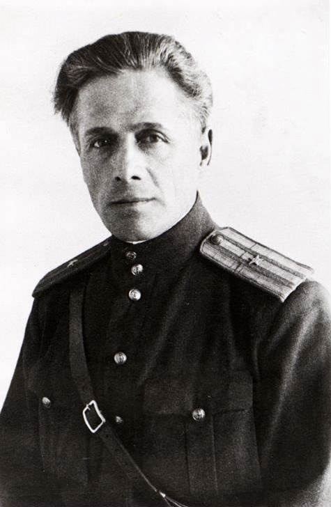 Николай Никитич Захаров. Фото военных лет.