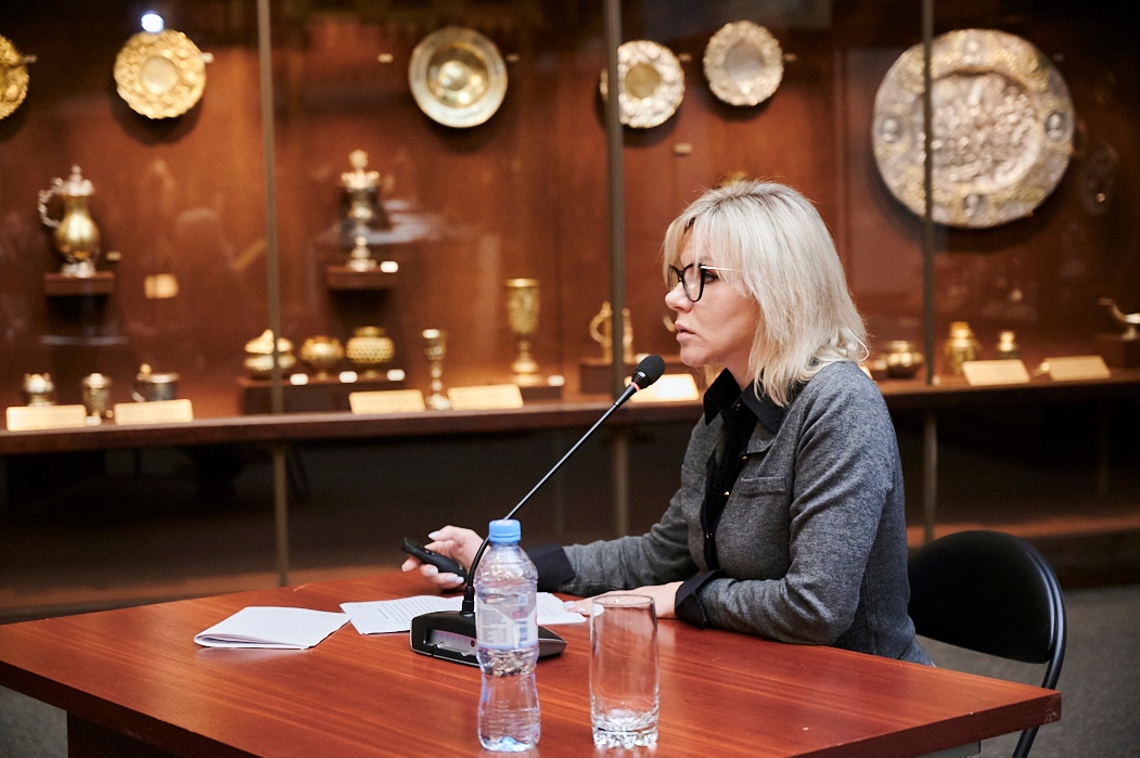 Научный сотрудник научно-хранительского отдела «Оружейная палата» С.Г. Зюзева