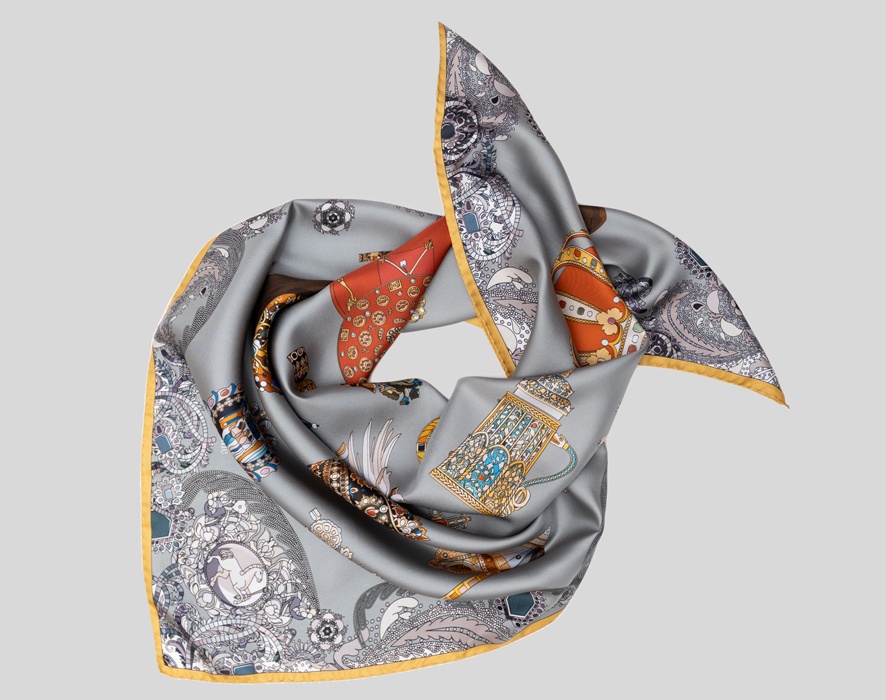 Платок Radical Chiс «Регалии»