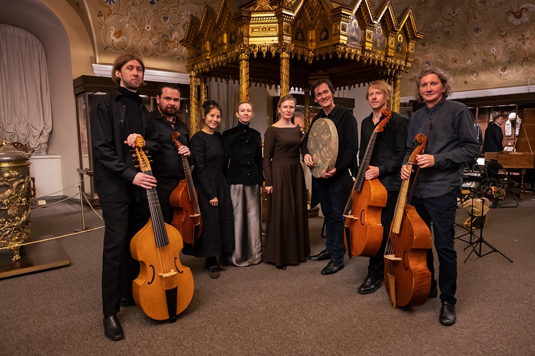 Ансамбль «Musica Tempora» и директор департамента издательских деятельности и специальных программ Елена Миловзорова