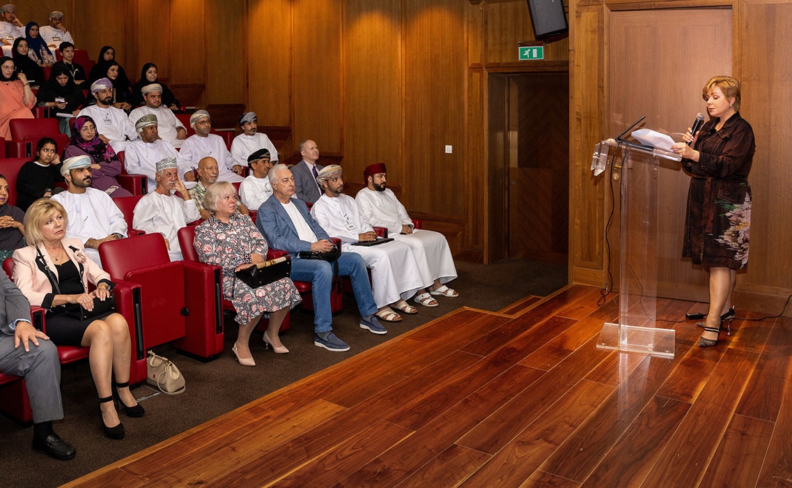 Генеральный директор Музеев Кремля Е.Ю. Гагарина читает лекцию о появлении и истории музейного комплекса Московского Кремля