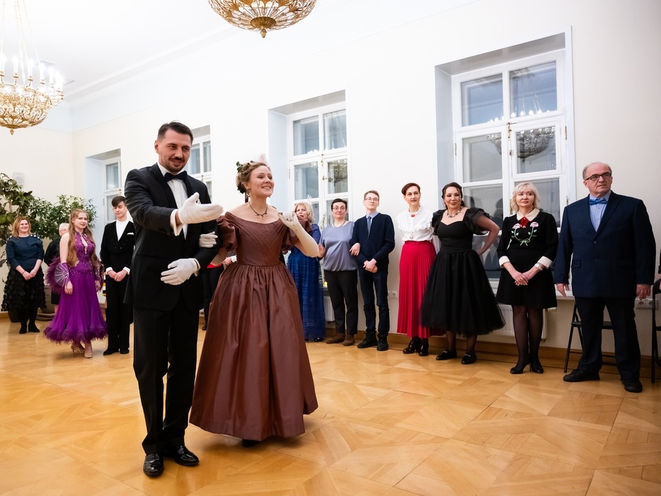 Гедеонов и гости бала