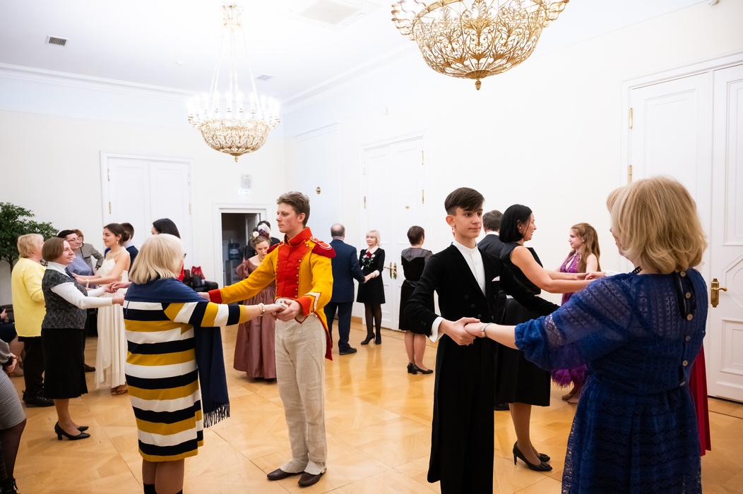 Фигурный вальс - танцуют все!