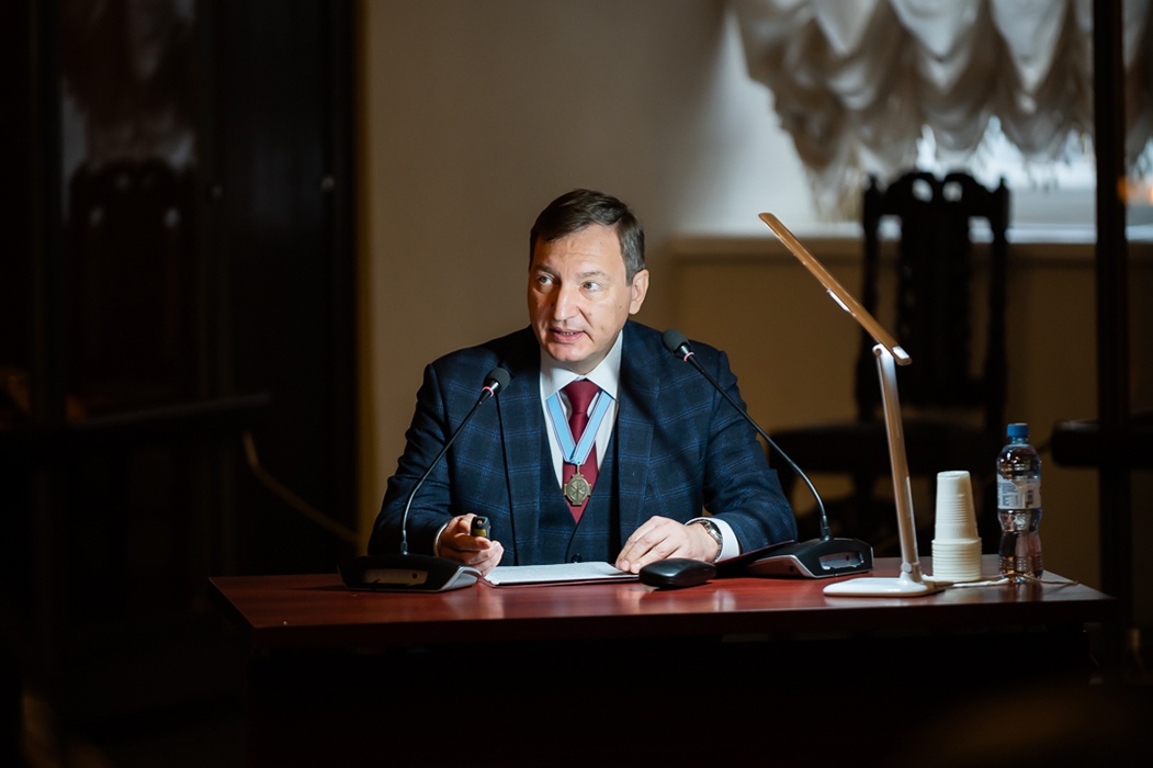 И.Г. Шарков с докладом «Евлогии Святой Земли и Афона, привезенные на Дон в XIX – начале XX века: история почитания и художественное значение»