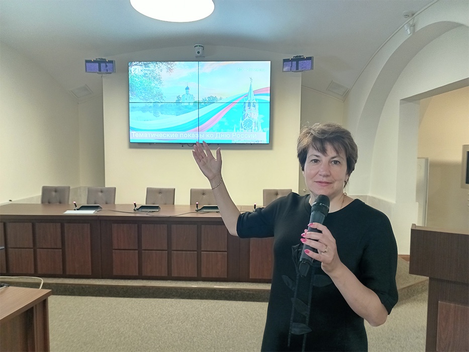 Заведующая Лекционным отделом Музеев Московского Кремля Каталин Медведева рассказывает об акции проекта Знание.Кино Российского общества «Знание»