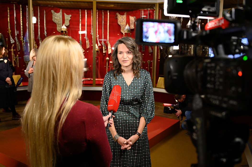 Заведующая сектором реставрации тканей Елена Мухер