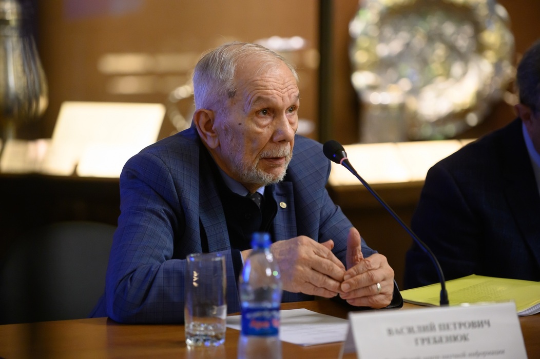 Д.ф.н, представитель Российского фонда фундаментальных исследования В.П. Гребенюк