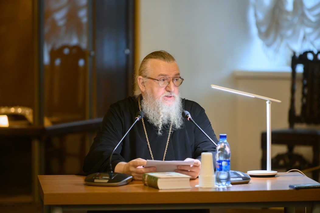 Клирик храма Илии Пророка Обыденного в Москве, доцент и секретарь Ученого совета Сретенской духовной академии Протоиерей Николай Скурат