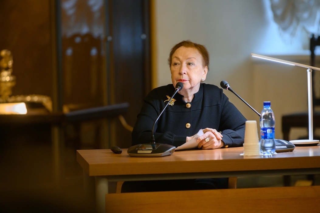 Д.и.н. Л.М. Гаврилова с докладом «Орден Славы и орден «Победа» в Великой Отечественной войне»