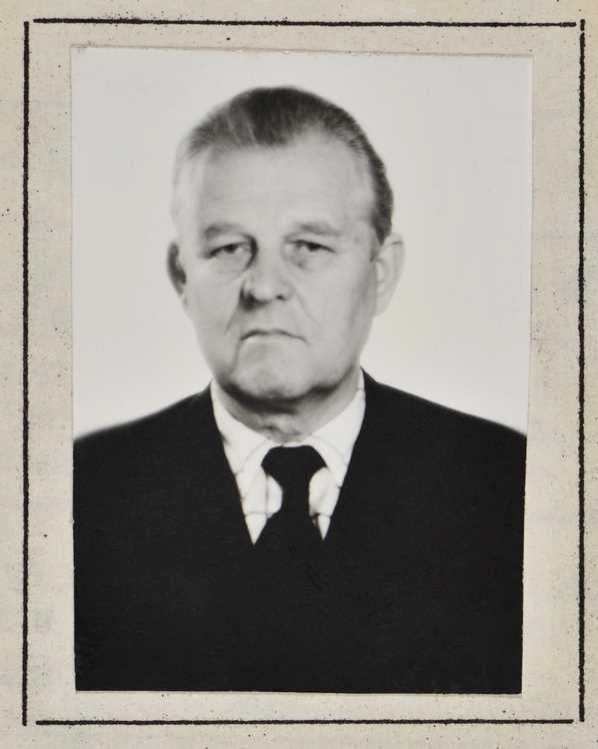 биография артамонова (2).webp