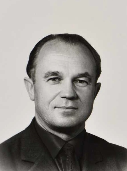 биография крекнова (2).webp