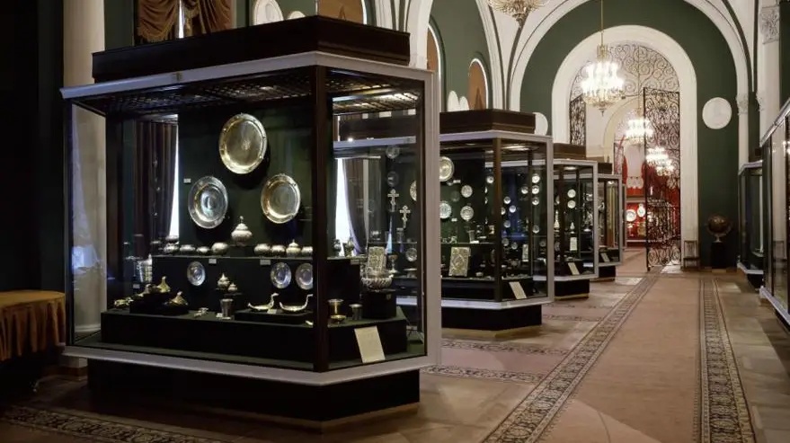 Оружейная палата. Зал 2. Русские золотые и серебряные изделия XVII-начала XX в.